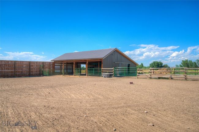 11762 Gooch Hill Rd, House other with 3 bedrooms, 3 bathrooms and null parking in Gallatin Gateway MT | Image 39
