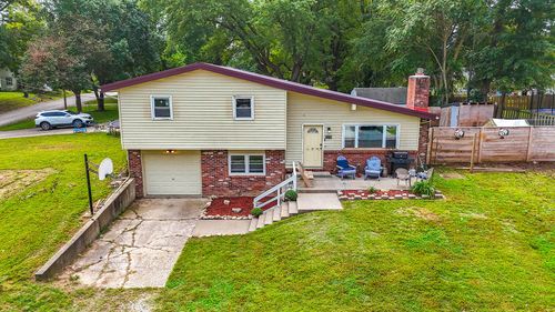 201 W Market St, NEW FRANKLIN, MO, 65274-9738 | Card Image