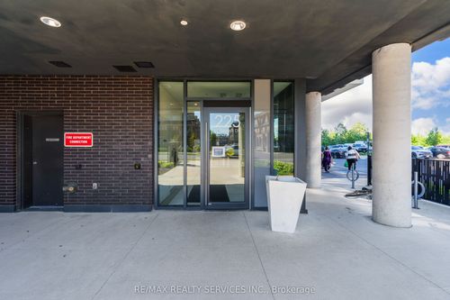 909-225 Veterans Dr, Brampton, ON, L7A5L7 | Card Image