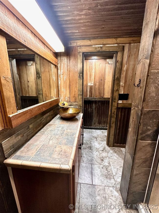Master Bathroom | Image 14