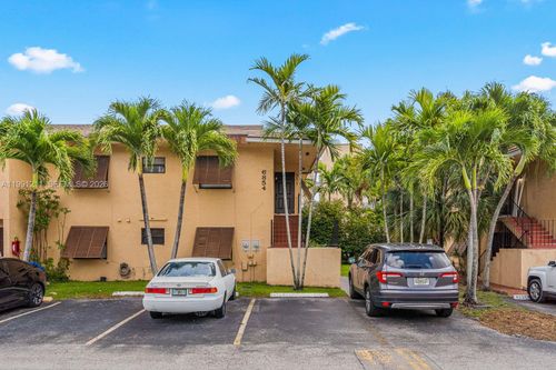210-6854 Nw 173rd Dr, Hialeah, FL, 33015 | Card Image