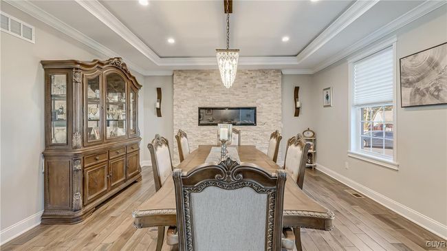 Formal Dining Room | Image 29