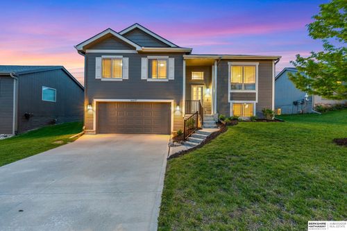 16637 Potter St, Bennington, NE, 68007-1673 | Card Image