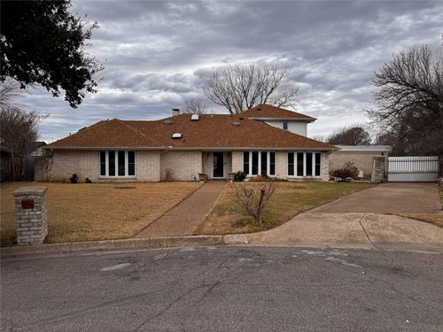 7454 Coachwood Cir, Fort Worth, TX, 76133-7027 | Card Image