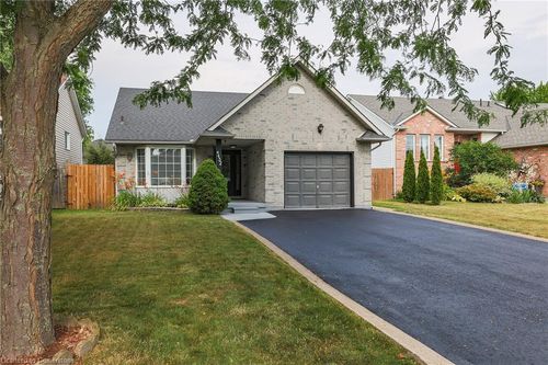 4432 Dennis Avenue, Beamsville, ON, L3J0E3 | Card Image