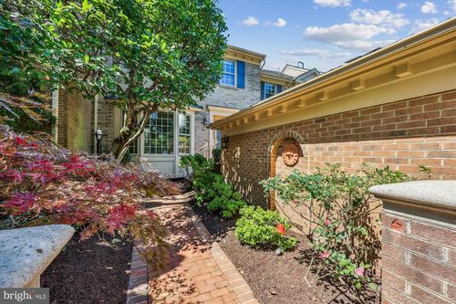 9420 Lost Trail Way, POTOMAC, MD, 20854-2094 | Card Image