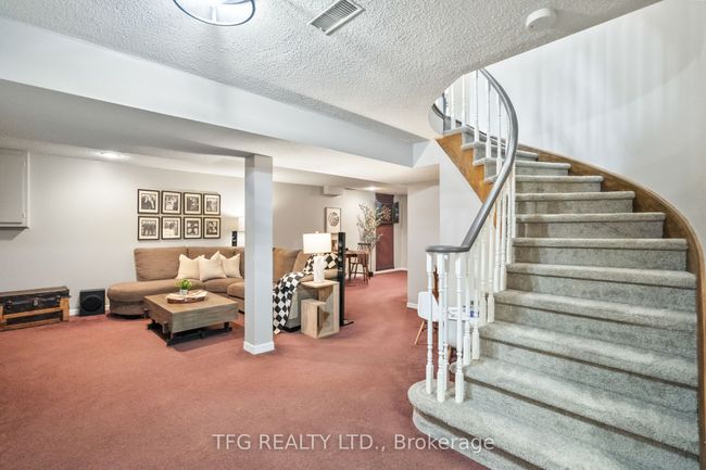 1272 Maple Ridge Dr, House other with 5 bedrooms, 4 bathrooms and 2 parking in Pickering ON | Image 26
