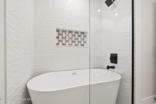9670 Riverview Dr, House other with 4 bedrooms, 3 bathrooms and null parking in Sebastian FL | Image 33
