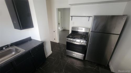 16171 Santa Rosa Dr, Detroit, MI, 48221-3047 | Card Image