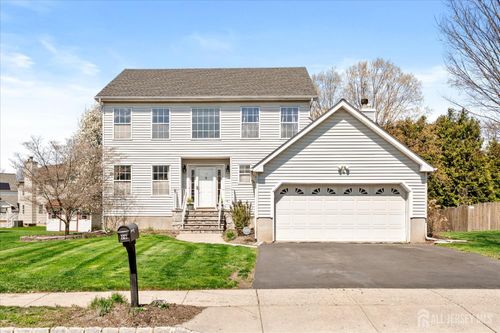 28 Terrier Pl, Kendall Park, NJ, 08824-1468 | Card Image