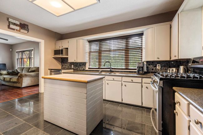 2348 Mckenzie Road, House other with 4 bedrooms, 1 bathrooms and 6 parking in Abbotsford BC | Image 8