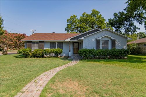 8476 Sweetwood Dr, Dallas, TX, 75228-5858 | Card Image