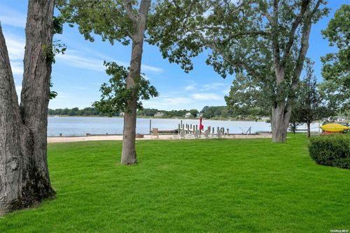 875 Oak Ave, Southold, NY, 11971-3541 | Card Image
