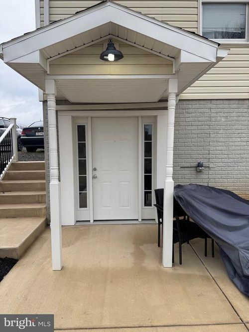 13226 Back Creek Valley Rd, HEDGESVILLE, WV, 25427-5527 | Card Image