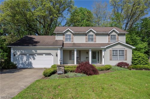 374 Silver Ridge Dr, Copley, OH, 44321-1228 | Card Image