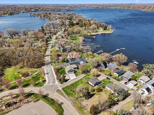 100 Peninsula Rd, Medicine Lake, MN, 55441-4112 | Card Image