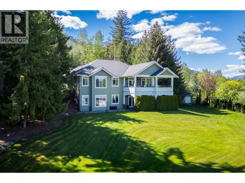 1446 Huckleberry Dr, Sorrento, BC, V0E2W1 | Card Image