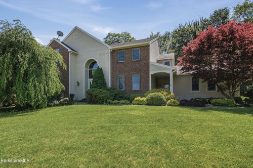 36 Meadow Ridge Dr, Pittsfield, MA, 01201 | Card Image