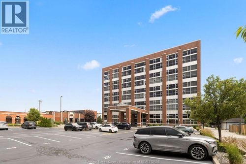 313-2175 Wyandotte St E, Windsor, ON, N8Y5B9 | Card Image