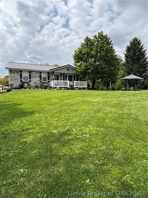 550 W Water Tower Rd, Salem, IN, 47167-8510 | Card Image