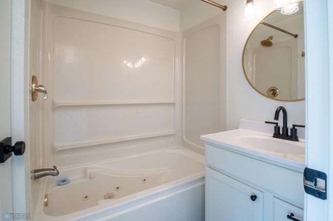 626 interior-19.jpg | Image 9
