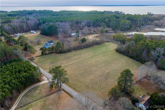 901 Circle Dr, House other with 3 bedrooms, 3 bathrooms and null parking in Port Haywood VA | Image 8