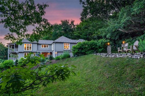 403 Laurel Park Rd, Blowing Rock, NC, 28605-6143 | Card Image
