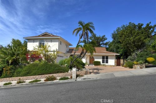 3935 Bon Homme Rd, Calabasas, CA, 91302-5702 | Card Image