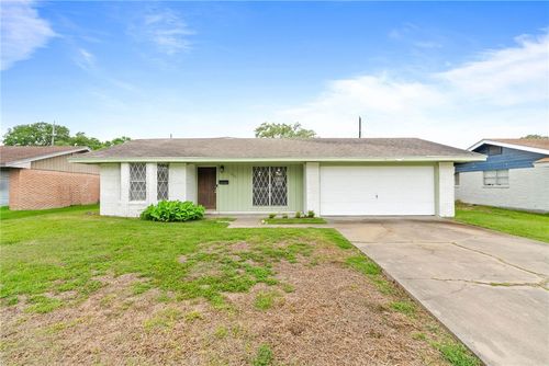 1033 Bradshaw Dr, Corpus Christi, TX, 78412-3337 | Card Image