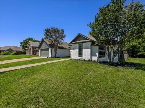 116 Princeton Cir, Forney, TX, 75126-9711 | Card Image