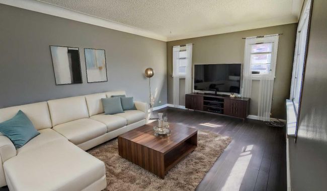3414 Centre Street N, Home with 4 bedrooms, 2 bathrooms and 4 parking in Calgary AB | Image 3