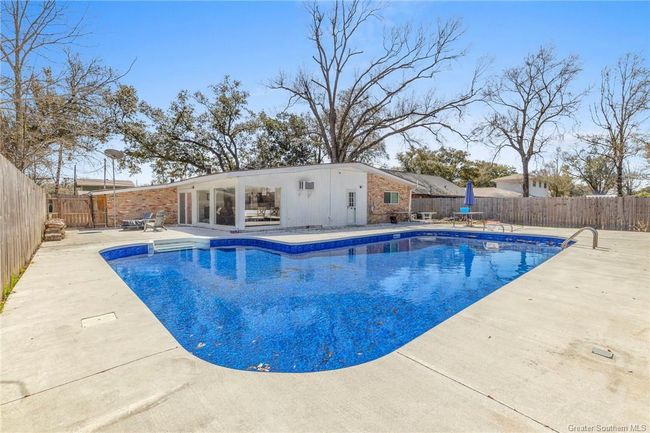 1005 Cherryhill St, House other with 3 bedrooms, 2 bathrooms and null parking in Lake Charles LA | Image 16