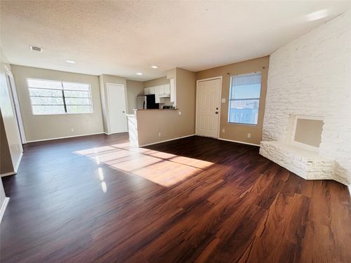 d-10211 Brownie Dr, Austin, TX, 78753-3718 | Card Image
