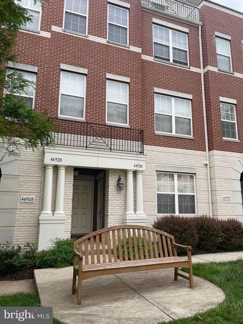 4492 Beacon Grove Cir, Fairfax, VA, 22033-6035 | Card Image