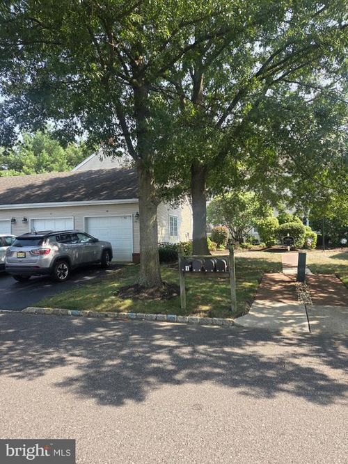 11C Chadwick Ln, Jamesburg, NJ, 08831-6673 | Card Image