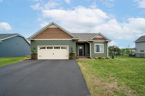 1604 St Andrews Dr, Altoona, WI, 54720 | Card Image
