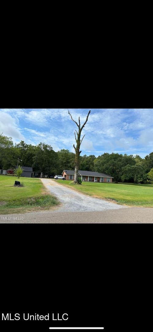 220 Lowe Cir, Richland, MS, 39218-9723 | Card Image