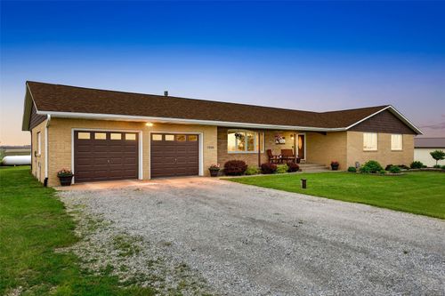 7249 Benton Linn Rd, Cedar Rapids, IA, 52404-9600 | Card Image
