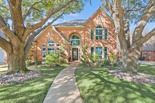1093 Woodbriar Dr, Grapevine, TX, 76051-7819 | Card Image