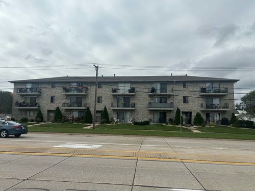 3b-10936 Central Ave, Chicago Ridge, IL, 60415-2461 | Card Image