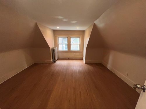 304 S 1st Ave, Mount Vernon, NY, 10550-4204 | Card Image
