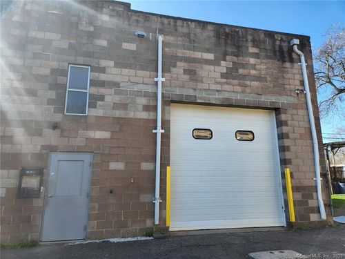 295 Front Ave, West Haven, CT, 06516-2042 | Card Image
