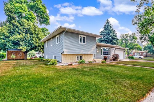 201 29th Ave N, Fargo, ND, 58102-1627 | Card Image
