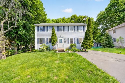 8 Sparrow Ln, Peabody, MA, 01960-3208 | Card Image