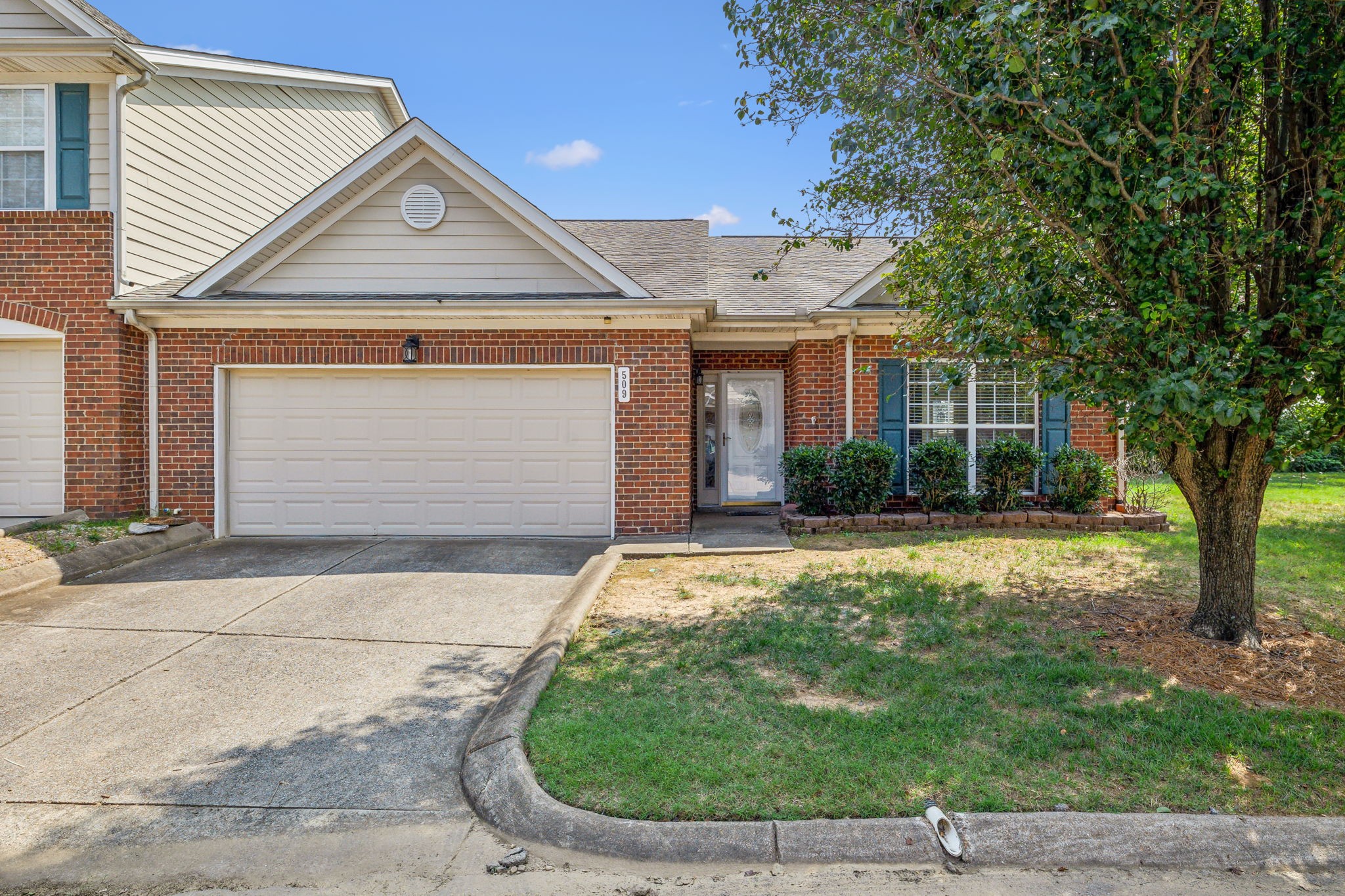 Heath Pl, Smyrna, TN 37167