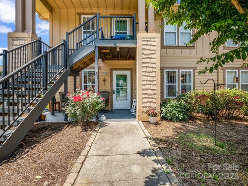1901 Deermouse Way, Hendersonville, NC, 28792-7513 | Card Image