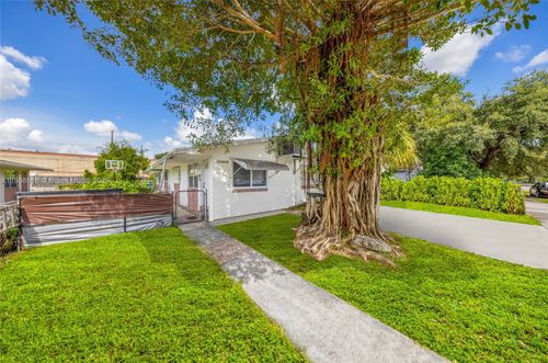 5709 Lincoln St, Hollywood, FL, 33021-5641 | Card Image