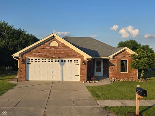 21 Watson Dr, Trafalgar, IN, 46181-8640 | Card Image