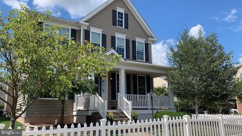 25083 Riding Center Dr, CHANTILLY, VA, 20152-6045 | Card Image