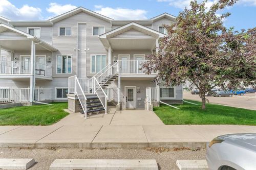 372 Northlands Pt Ne, Medicine Hat, AB, T1C0C4 | Card Image